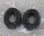 zwarte kralen oorhangers, Zwart, Ophalen of Verzenden, Zilver, Hangers