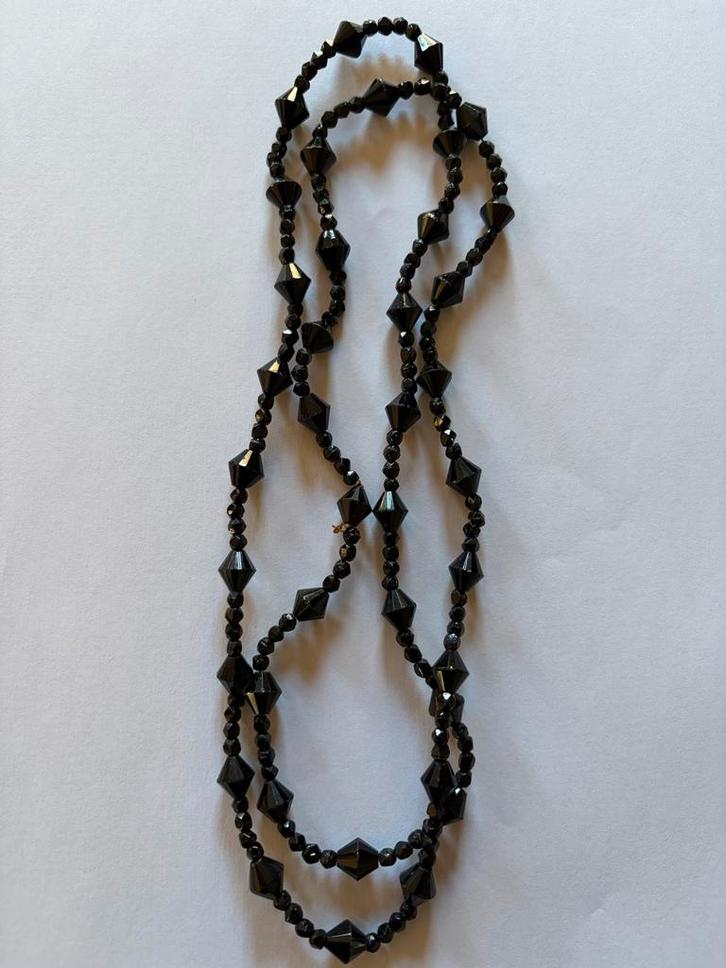 Elegante Zwarte Kralenketting - Facetgeslepen, Antiek en Kunst, Antiek | Kleding en Accessoires, Dames, Ophalen of Verzenden