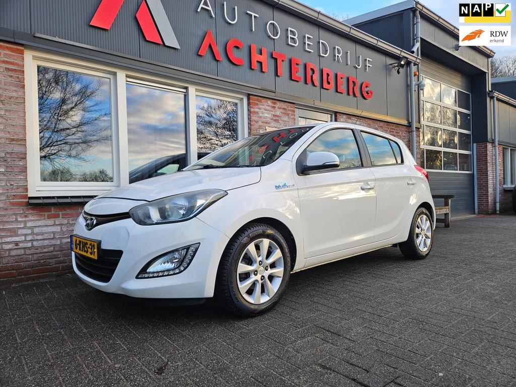 Hyundai I20 1.2i i-Deal Airco! 5-Deurs! Navigatie! Lichtmeta, Auto's, Euro 5, Gebruikt, 31 €/maand, 4 cilinders