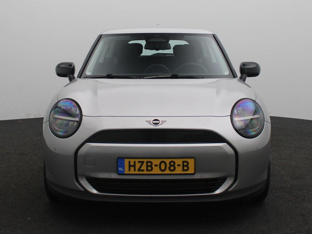 Mini Mini Cooper E Essential 40.7 kWh | Apple Carplay & Andr, Auto's, Mini, Stof, Gebruikt, 41 kWh, 4 stoelen