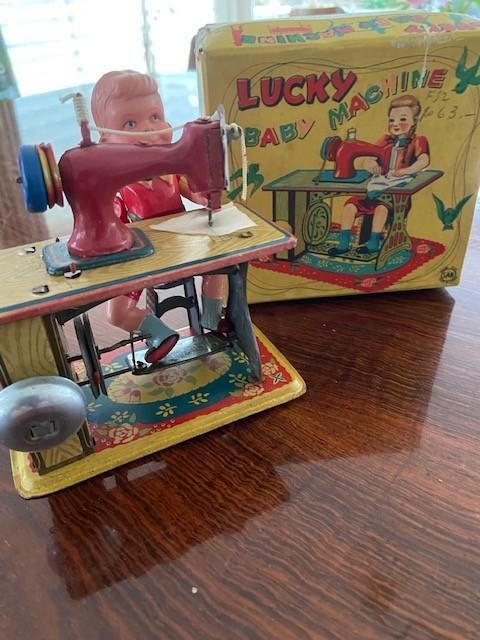 Lucky Baby Machine tin lithografed 1953 Marusan Japan in box, Antiek en Kunst, Antiek | Speelgoed, Ophalen of Verzenden