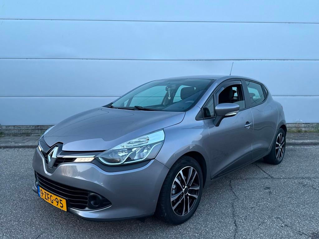 Renault Clio 1.5 dCi ECO 5D (bj 2015) AIRCO|NAVI|CRUISE|LMV|, Auto's, Renault, Voorwielaandrijving, Stof, Gebruikt, Zwart