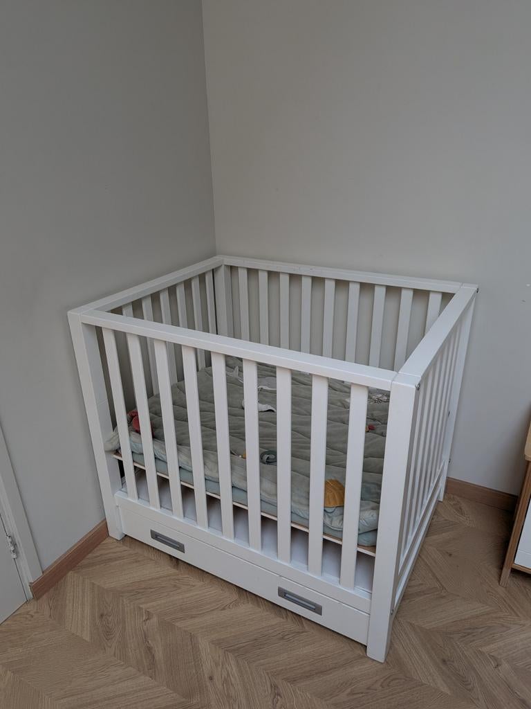 Box met matras en boxkleed, Kinderen en Baby's, Boxen, Ophalen, Gebruikt, Vierkant, In hoogte verstelbaar