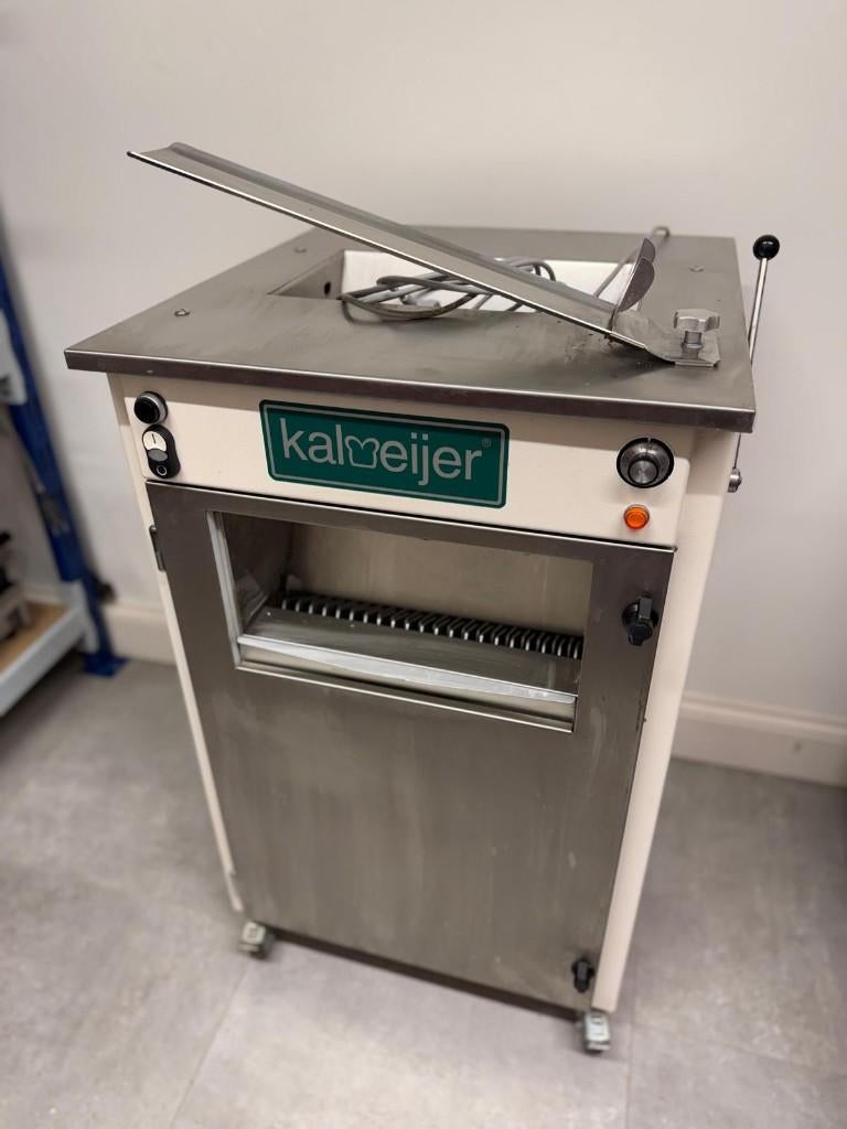 Kalmeijer broodsnijmachine 9mm, Snijmachine, Ophalen, Zo goed als nieuw, Overige merken