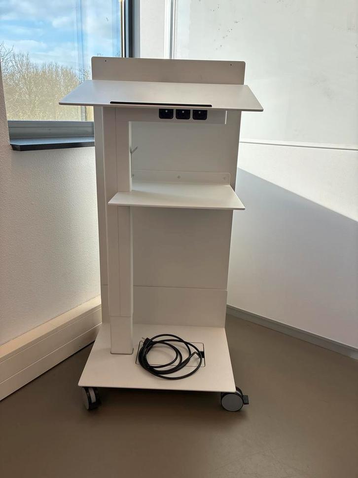 Lessenaar, Huis en Inrichting, Bureaus, Nieuw, Stabureau, Met wielen, Ophalen