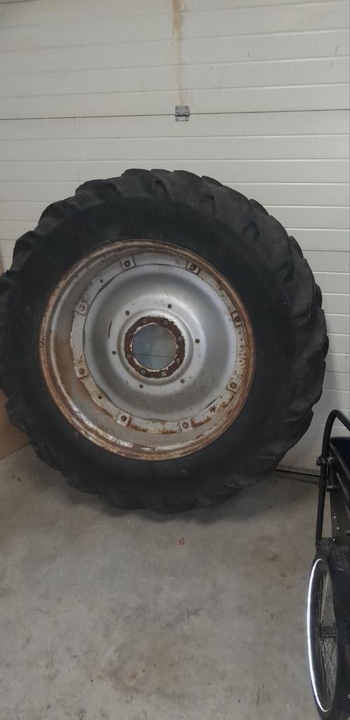 Zf grote steek hart plaat met 38inch velgen verstevigd, Zakelijke goederen, Ophalen