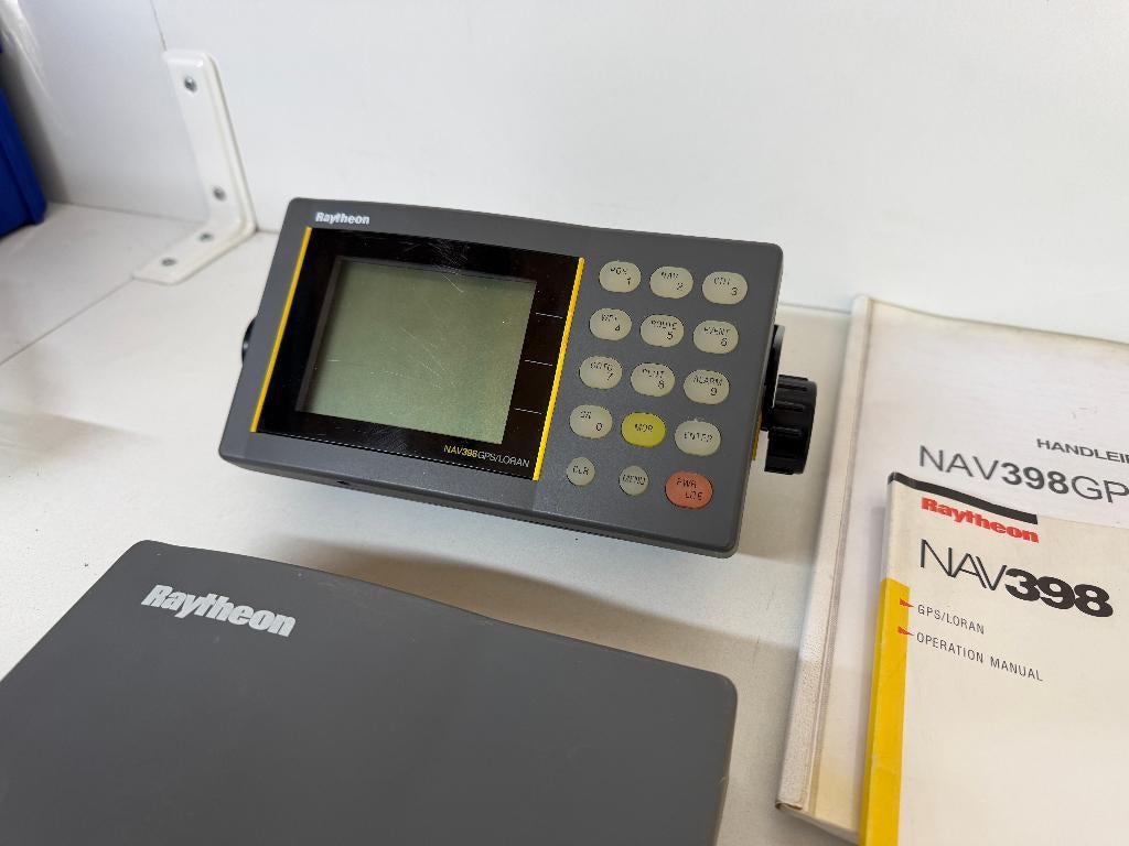 Raytheon Raymarine NAV398 GPS Loran, Watersport en Boten, Navigatiemiddelen en Scheepselektronica, Ophalen of Verzenden, Gebruikt