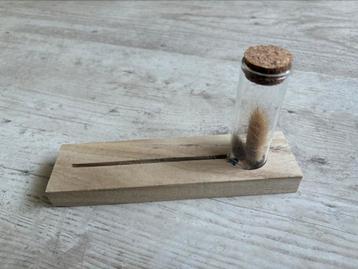 Houten fotohouder beschikbaar voor biedingen