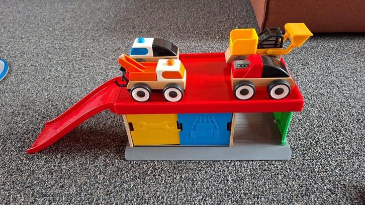IKEA Lillabo garage met 4 auto’s, Kinderen en Baby's, Speelgoed | Speelgoedvoertuigen, Gebruikt, Ophalen
