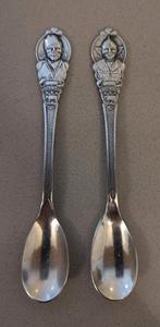 Verzilverde lepeltjes Nederlandse klederdracht Volendam, Ophalen of Verzenden