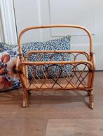 Vintage rotan magazinerek lectuurmand, iconisch 1970s design, Huis en Inrichting, Ophalen of Verzenden, Gebruikt