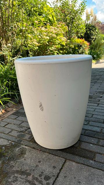 Bloempot voor buiten merk MC wit beschikbaar voor biedingen