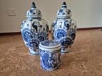 Set delftsblauwe deksel vazen en een stroopwafelpot, Antiek en Kunst, Ophalen