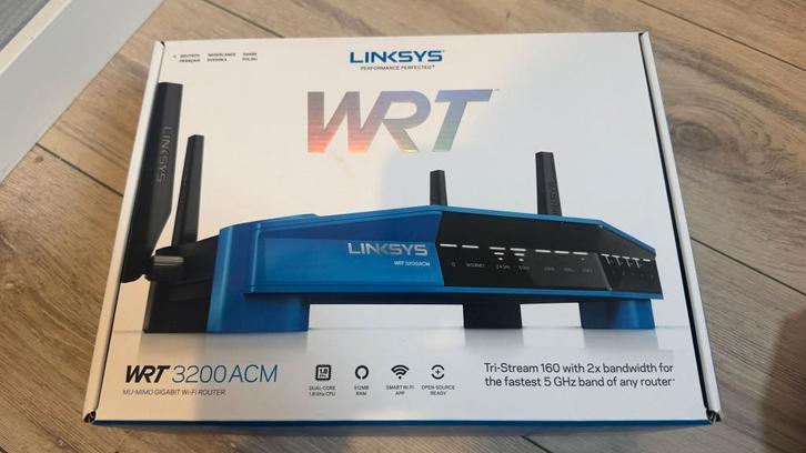 Router Linksys WRT3200A with OpenWRT, Computers en Software, Routers en Modems, Zo goed als nieuw, Router, Ophalen