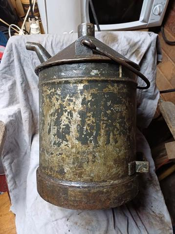 Antieke Olie Schenkkannen beschikbaar voor biedingen