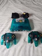 Nintendo 64 Aqua Blue, Spelcomputers en Games, Spelcomputers | Nintendo 64, Ophalen of Verzenden, Zo goed als nieuw, Met 2 controllers