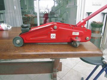 NIEUWE GARAGEKRIK. beschikbaar voor biedingen