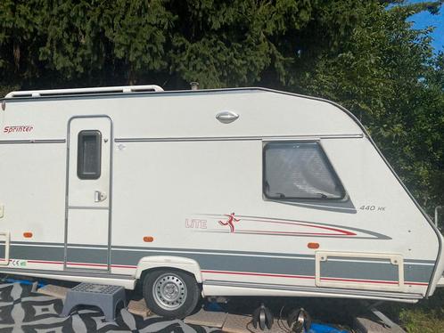 Beyerland 440 HK Sprinter met hoekkeuken en voortenr, Caravans en Kamperen, Caravans, Particulier, tot en met 4, Treinzit, Beyerland