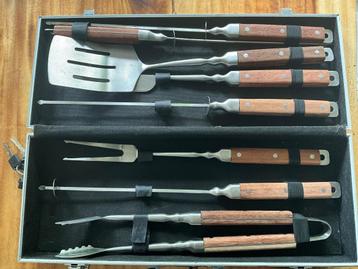 Bbq koffer 7 delig beschikbaar voor biedingen
