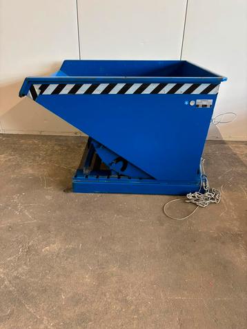 Kantelbak / kiepbak / heftruckbak / kiepcontainer beschikbaar voor biedingen