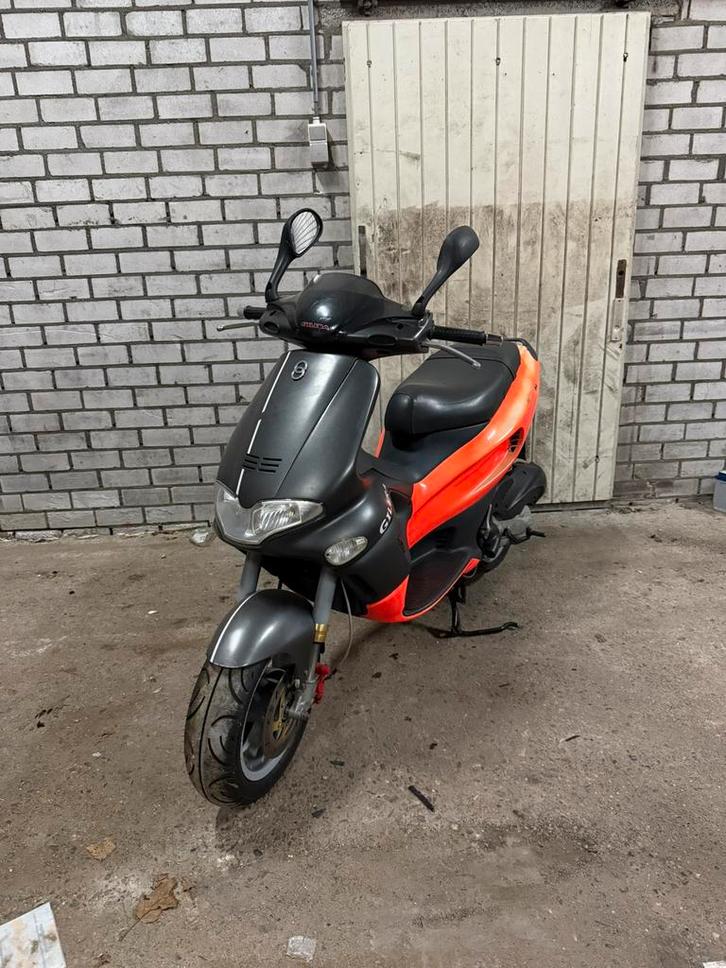 Gilera Runner 172cc Fluo Rosso, Fietsen en Brommers, Brommeronderdelen | Scooters, Zo goed als nieuw, Piaggio, Cilinder, Ophalen