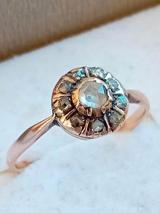 Antieke gouden entourage ring met roosdiamanten, Sieraden, Tassen en Uiterlijk, Antieke sieraden, Ring, Goud, Met edelsteen, Ophalen of Verzenden