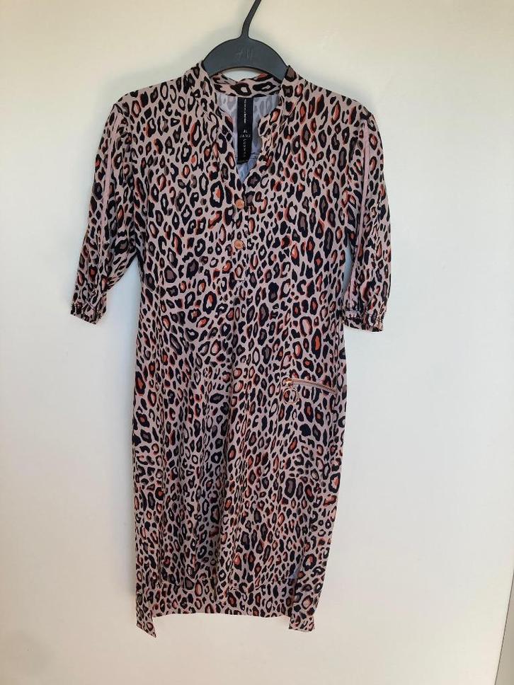 Jane Lushka travelstof jurk panterprint zalmkleur maat XS/S, Kleding | Dames, Jurken, Zo goed als nieuw, Maat 34 (XS) of kleiner
