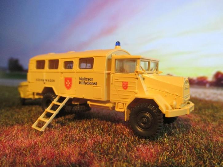 1956-1975 MAN 630 L2A Malteser Hilfsdienst + mobiele keuken, Hobby en Vrije tijd, Modelauto's | 1:87, Zo goed als nieuw, Bus of Vrachtwagen