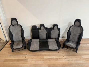 Peugeot 208 II GT Line Interieur voor stoelen + achterbank beschikbaar voor biedingen
