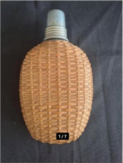 Wicker Woven Glass Drinks Flask. Vintage rattan Hip Flask 25, Antiek en Kunst, Antiek | Glas en Kristal, Ophalen of Verzenden