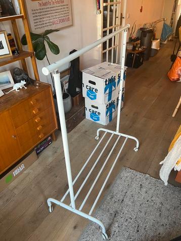 IKEA kledingrek Rigga beschikbaar voor biedingen