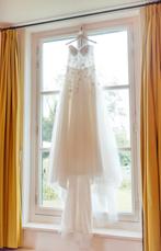 Trouwjurk met lange sleep - Maat 38+, Kleding | Dames, Trouwkleding en Trouwaccessoires, Ophalen of Verzenden, Zo goed als nieuw