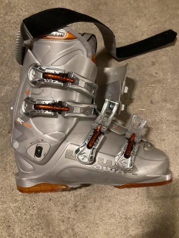Lowa skischoenen zilver maat 41 beschikbaar voor biedingen