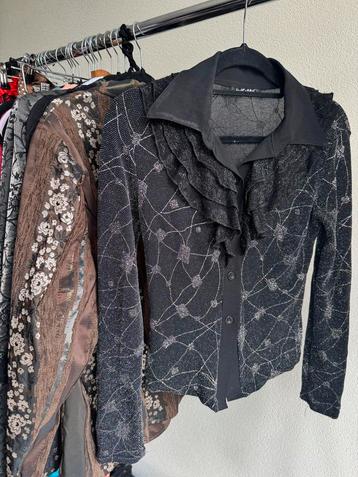 Vintage Y2K zwarte glitter blouse met ruffles beschikbaar voor biedingen