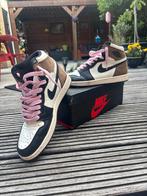 Jordan 1 Dark Mocha - Maat 44, Bruin, Nike, Ophalen of Verzenden, Sneakers of Gympen