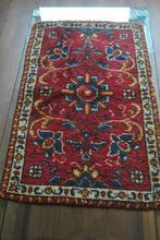 Kleed, 60 bij 98 cm, Gebruikt, 50 tot 100 cm, Rechthoekig, Rood