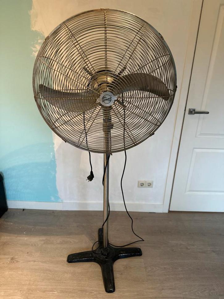Vintage Tornado Ventilator Jaren 50/60, Witgoed en Apparatuur, Ventilatoren, Gebruikt, Statiefventilator, Ophalen