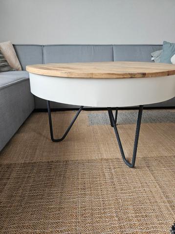 Ronde salontafel LABEL51 – wit/hout – in goede staat beschikbaar voor biedingen