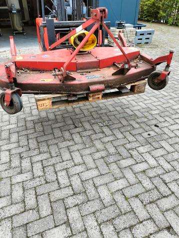 Bloter maaidek getrokken maaimachine  beschikbaar voor biedingen