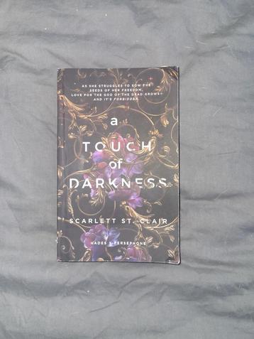 A touch of Darkness Scarlett St. Clair beschikbaar voor biedingen