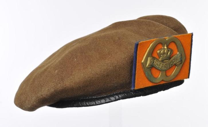 GEZOCHT: Koninklijke Landmacht baretten, Verzamelen, Militaria | Algemeen, Landmacht, Helm of Baret, Nederland, Ophalen of Verzenden