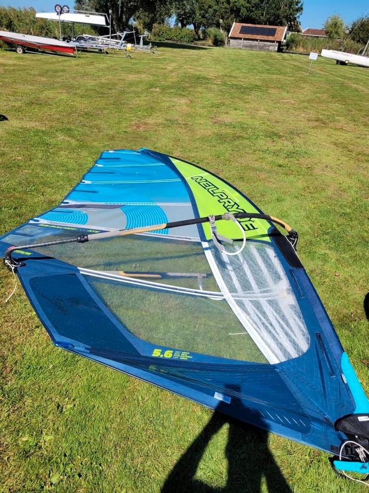 Neilpryde EVO 14 5.6m windsurfzeil, Watersport en Boten, Windsurfen, Gebruikt, Zeil, 5 tot 7 m², Ophalen of Verzenden