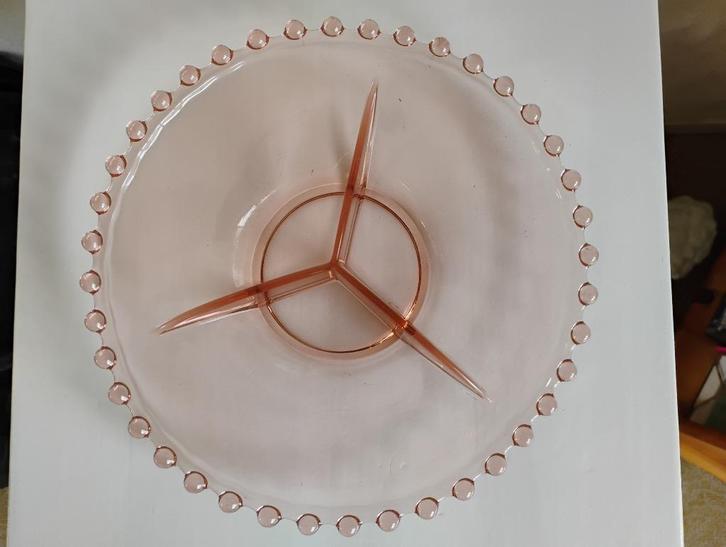 Roze vintage schaal van glas met 3 vakken, bolletjesdeco, Antiek en Kunst, Antiek | Schalen, Ophalen of Verzenden