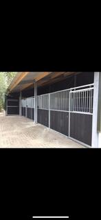 Verstevigde stalwanden, Dieren en Toebehoren, Stalling en Weidegang, Stalling, 4 paarden of pony's of meer