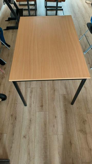 Buro bureau bijzettafel eettafel  beschikbaar voor biedingen