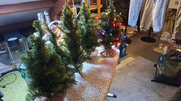 5x mini kerstbomen 1 met Verlichting  beschikbaar voor biedingen
