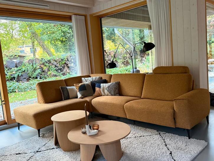 Montel hoekbank Tucson cinnamon izgs 3 jaar oud, vlekvrij, Huis en Inrichting, Banken | Bankstellen, Gebruikt, Hoekbank, Vierpersoons of meer