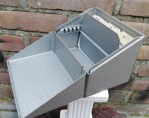Archiefdoos, industrieel. Metaal. Ca '50/'60. 14/10/11 cm., Verzamelen, Overige Verzamelen, Zo goed als nieuw, Ophalen