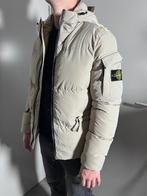 Te Koop St0ne Island winterjas !!, Kleding | Heren, Jassen | Winter, Ophalen of Verzenden, Nieuw, Beige