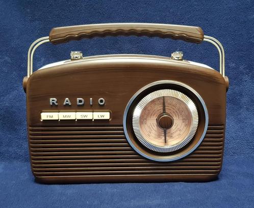 Soundmaster TR60 Retro Radio Nostalgisch Design, Audio, Tv en Foto, Radio's, Zo goed als nieuw, Radio, Ophalen of Verzenden